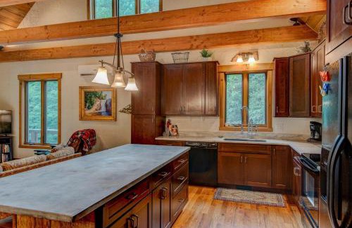 Sugar Grove House | The Guf
