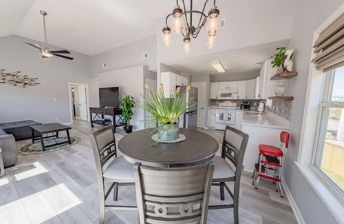 Sea Scape Apartment | The Lookout close beach access, golf course view