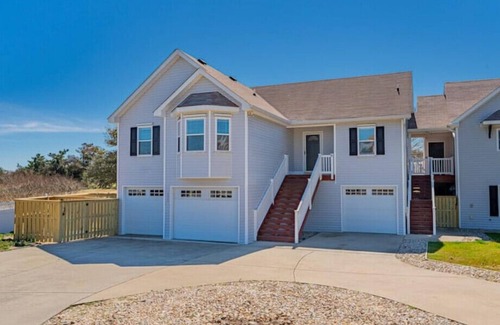 Sea Scape Apartment | The Lookout close beach access, golf course view