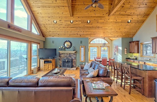 Hayesville House | The Overlook by Chatuge Home Concierge Awesome lake and mountain views, fire pit, hot tub, gas grill