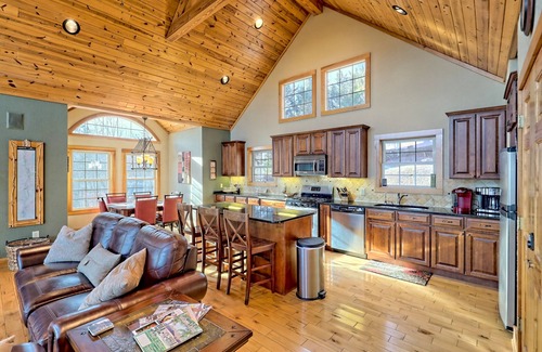 Hayesville House | The Overlook by Chatuge Home Concierge Awesome lake and mountain views, fire pit, hot tub, gas grill