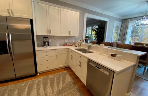 Mayhew House | The POINT at TRUMP GOLF CLUB FURNISHED 4 BR/4.5 BATH WATER VIEWS + FENCED YARD