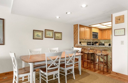 Nags Head House | The Quay E3: Oceanfront Townhome, Pool, Tennis