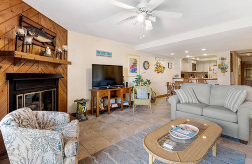 Nags Head House | The Quay F4: Oceanfront townhome, Shared Pool