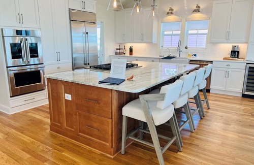 Holden Beach House | The Rainbow Connection - Community Pool & Cabana on the Beach!