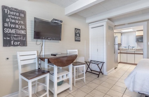 Airlie Condo | The Waterway 227: King + FSS Studio with complex pool