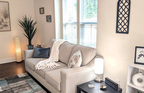 Mount Mourne House | Tiny Cottage w/private workspace in the heart of Davidson!