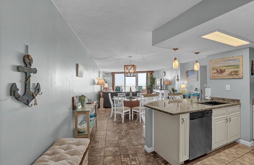 Sneads Ferry Condo | Top floor, oceanfront views!