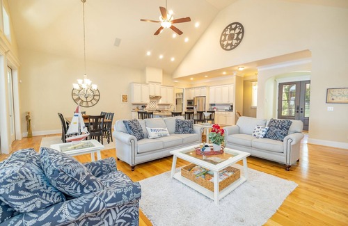 Macon House | Top Rated Luxury 8-bedroom house with Best Boathouse on Lake Gaston.