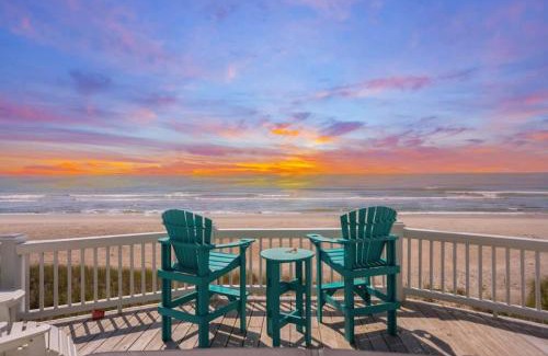North Topsail Beach House | Topsail Treasure's - Oceanfront Luxury Spa Pool