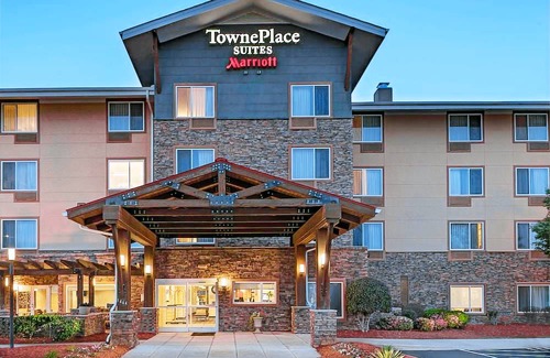 Terry Sanford Hotel | TownePlace Suites Fayetteville Cross Creek