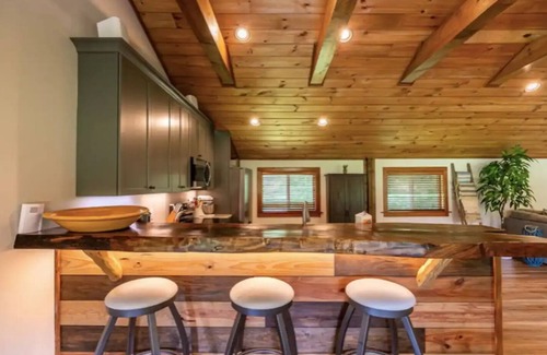 Newland House | Trail House on the Parkway