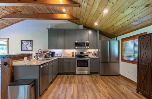 Newland House | Trail House on the Parkway