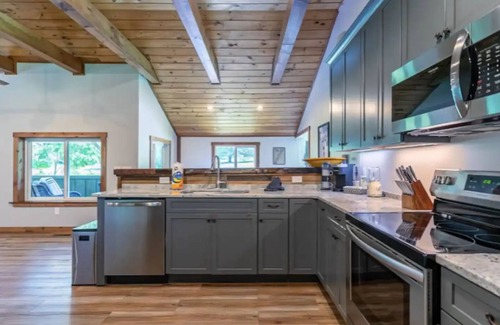 Newland House | Trail House on the Parkway