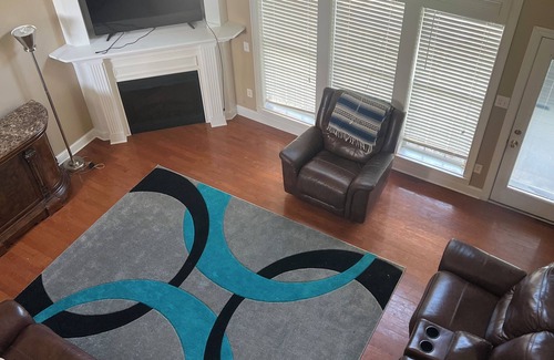 Rockfish House | Tranquil 5-bedroom 3 bath spacious modern house.