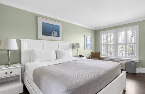 Historic Downtown Manteo Apartment | Tranquil House Inn - Downtown Waterfront Manteo - 1 King Premium Room 21