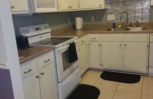 Greensboro Condo | Triad III-Spacious 2BR Condo! Newly remodeled! Great Location!