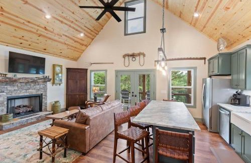 Hayesville House | TurtleKnob-3 Bedroom option