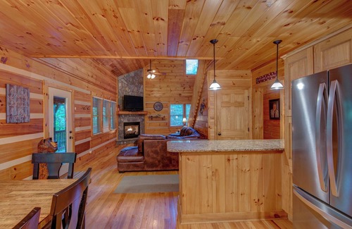 Boone Cabin | Uncle Johns Cabin in peaceful Valle Crucis - Hot Tub - Pool Table - Ping Pong