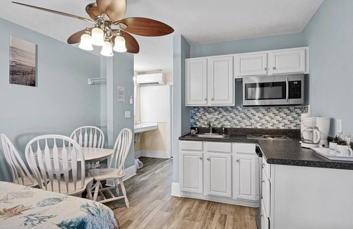 Surf City House | Unit 104D at Tiffany's Motel