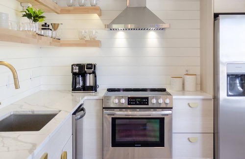 South End Apartment | Updated and wonderfully designed 4BR suite