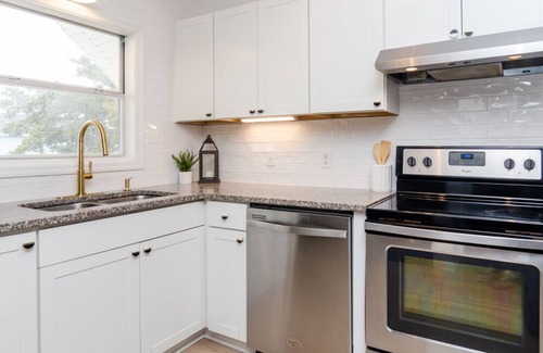 South End Apartment | Updated and wonderfully designed 3BR suite