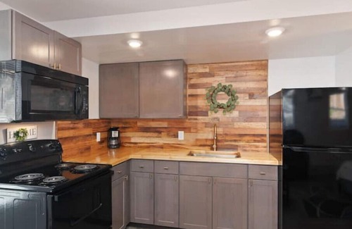 Lake Junaluska Apartment | Updated Studio 3Min Walk to Laken