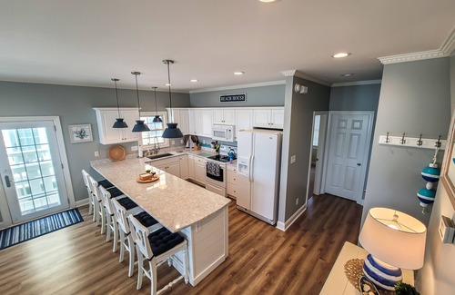 North Topsail Beach House | Updated Villas by the Sea Oceanfront-Pvt HotTub-Community Pool-5 bedrms-4 baths
