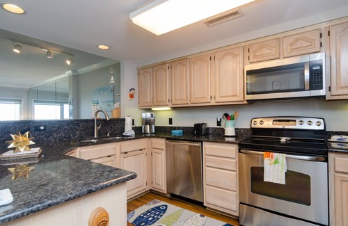 Shell Island Condo | Upgraded Oceanfront 3BR Condo in WrightsvilleDunes
