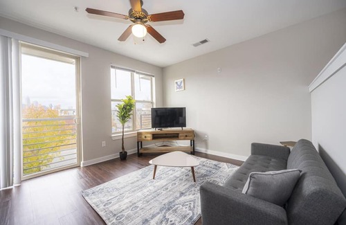Plaza Midwood Apartment | Viagem Fashionable Studio in Vibrant Area
