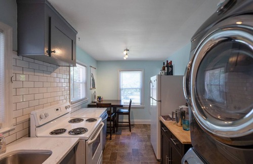 Plaza Midwood House | ★Walkable 2BR Plaza Midwood Bungalow★ Free Parking