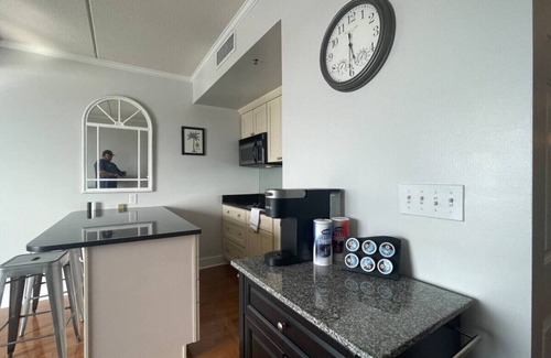 Downtown Wilmington Apartment | Water Street Retreat 04