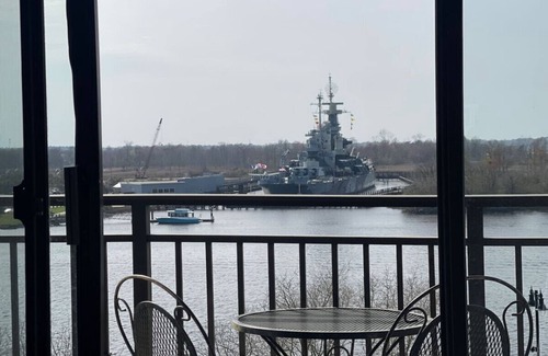 Downtown Wilmington Apartment | Water Street Retreat 04