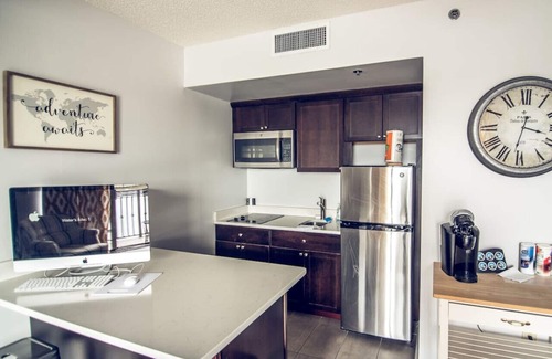 Downtown Wilmington Condo | Water Street Retreat 14