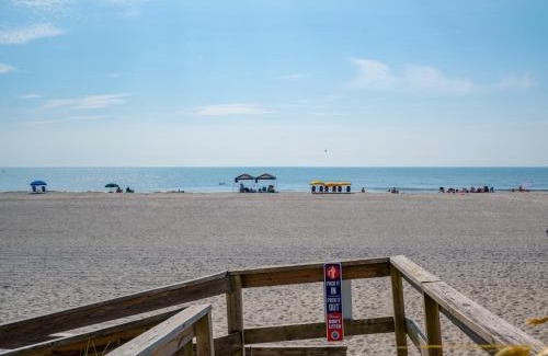 North Carolina Coast House | Waterfront condo one block to Oceanfront