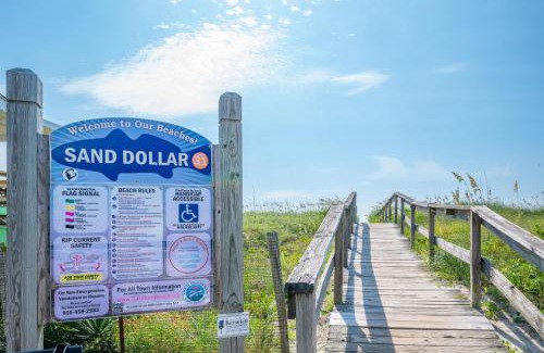 North Carolina Coast House | Waterfront condo one block to Oceanfront