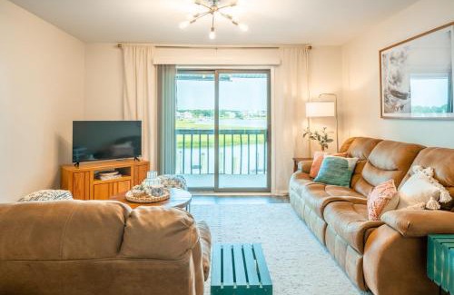 North Carolina Coast House | Waterfront condo one block to Oceanfront