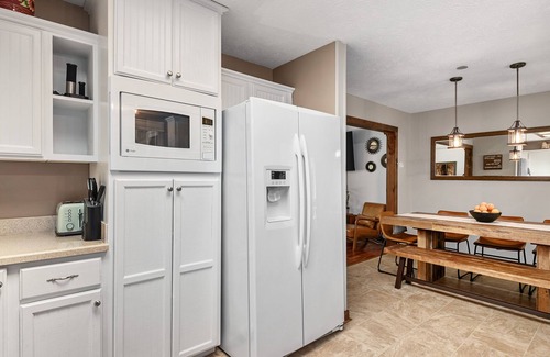Horse Shoe House | Waterfront River home near Asheville, dog friendly