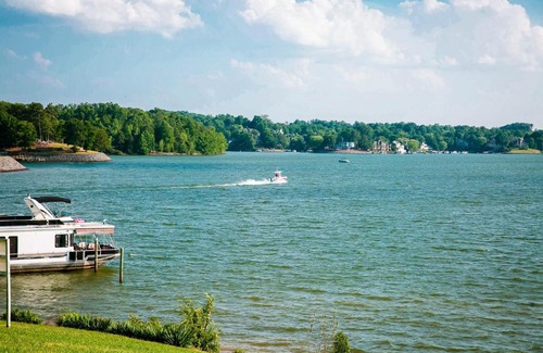 Steele Creek House | Waterview Studio with Private Porch #19 at Long Cove Resort