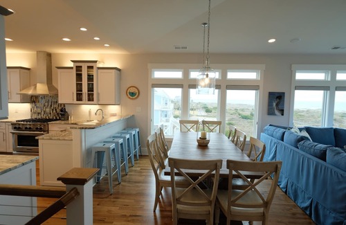 Oak Island House | West End, Oceanfront, Heated Pool, Hot Tub, Elevator, Dogs OK, October discount!