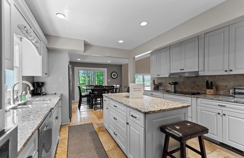 Lake Norman of Catawba House | What a View! Perfect Family Meeting Place. BIG Views! Private.