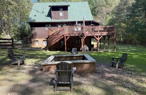 McLeansville House | Whisper Chalet Reunions Groups 20 Plus Guests