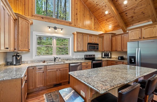Wolf Laurel Cabin | Wolf Laurel Resort- Country Club-Swim-Tennis-Hike-Ski-Stables-Dine-Gym