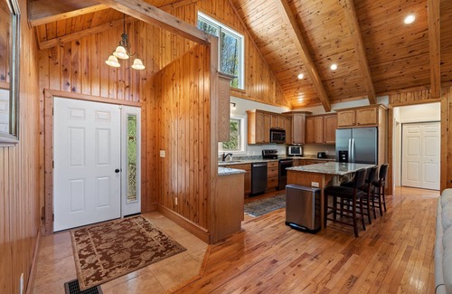 Wolf Laurel Cabin | Wolf Laurel Resort- Country Club-Swim-Tennis-Hike-Ski-Stables-Dine-Gym