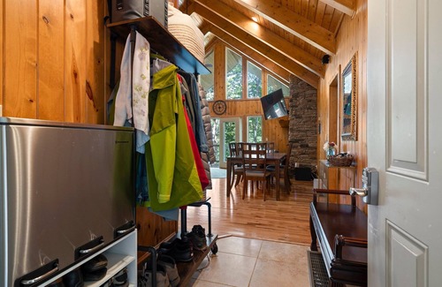 Wolf Laurel Cabin | Wolf Laurel Resort- Country Club-Swim-Tennis-Hike-Ski-Stables-Dine-Gym