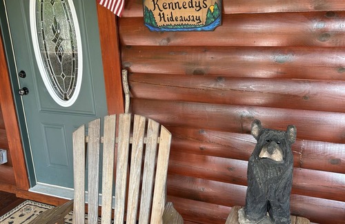 Waynesville Cabin | Your Smokey Mountain Hideaway Awaits!