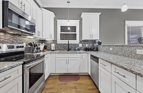 Cleveland Park House | 07 Large Side by Side Homes Available, 3mi to Broadway