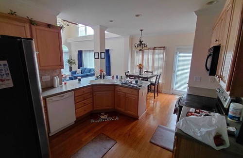 McLeansville House | 1.5 acre Quiet residential property 5 bedroom home