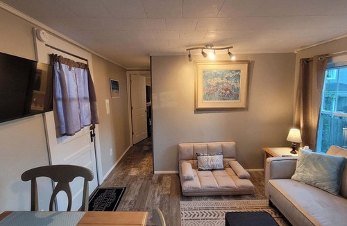 Mount Airy House | 1-bd Bungalow/Free Parking