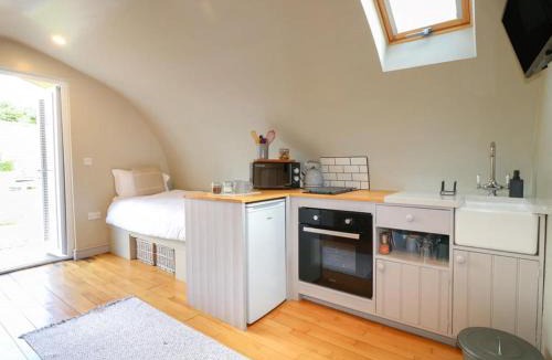 Denstone Other | 1 Bed in Rocester oc-w33053